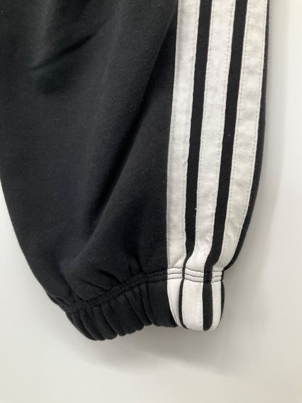 Adidas Essentials 3-Stripes Fleece Loose-Fit Sweatpants, Size Small Black/White - Picture 6 of 8